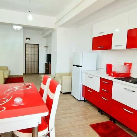 Red Accommodation Near Palas Mall Яссы Экстерьер фото