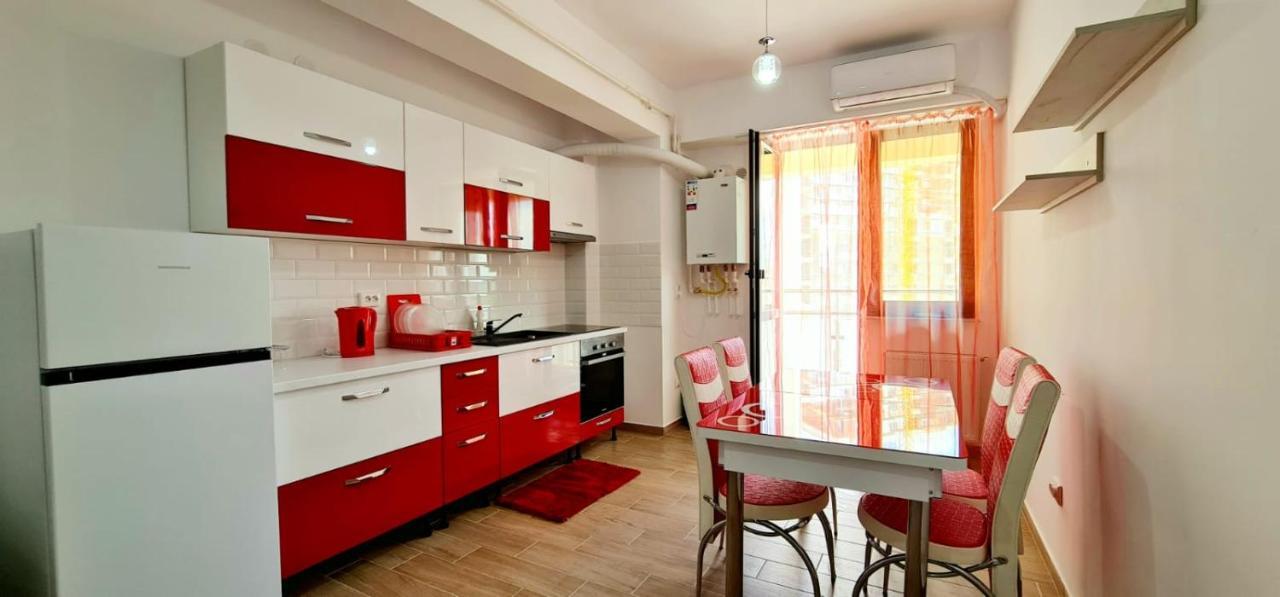 Red Accommodation Near Palas Mall Яссы Экстерьер фото